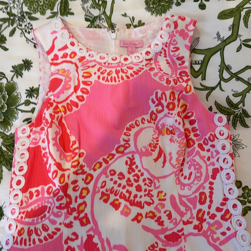 Lilly Pulitzer shift dress. Size 4.